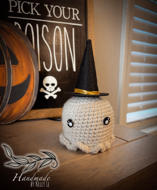 Crochet ghostie with removable witch hat