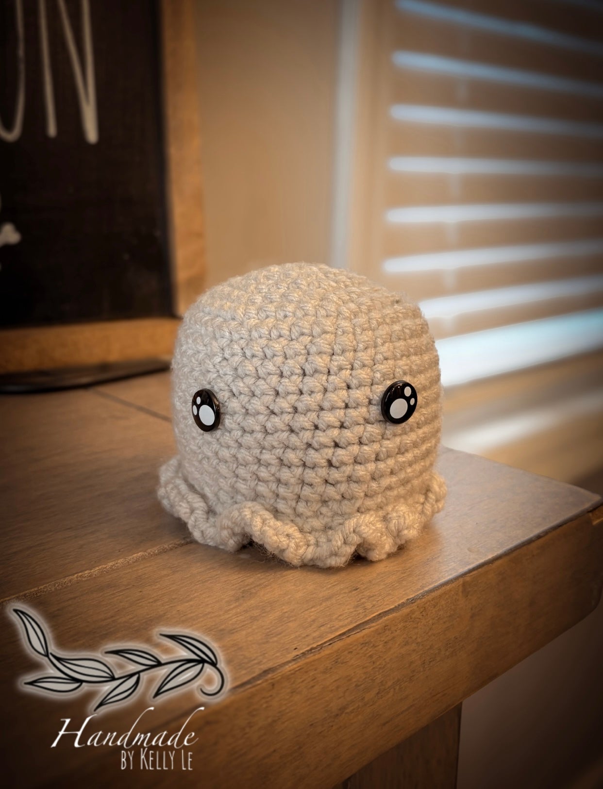 Crochet ghostie with removable witch hat