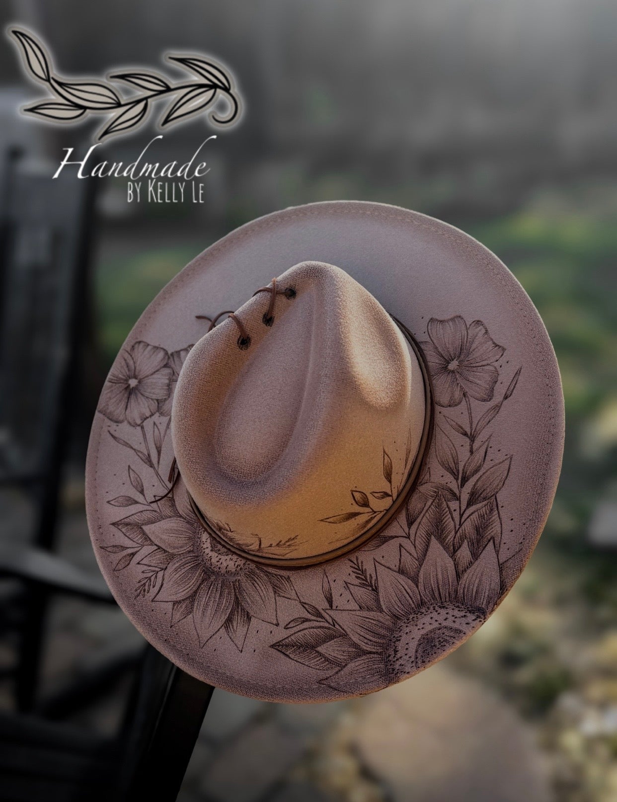 Tan sunflower/wildflower flat brim